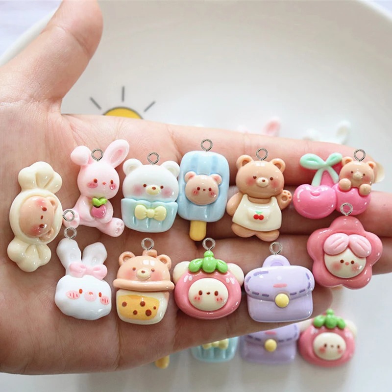 Resin Craft Projects - 10 szt. Uroczych zawieszek z żywicy